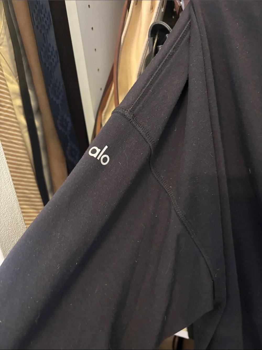 Alo Yoga Black Sweatshirt Size Medium